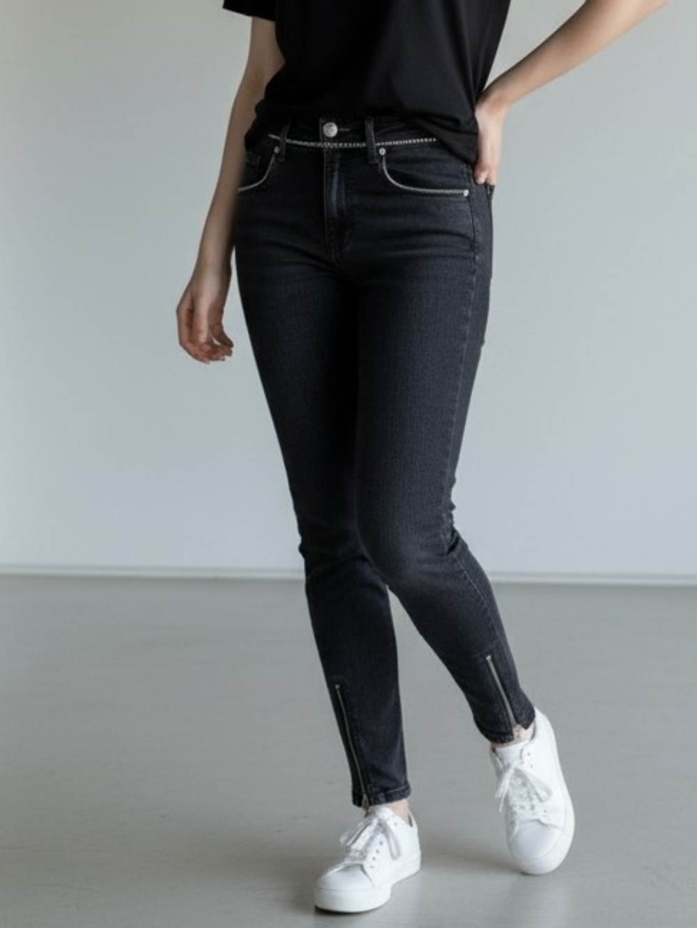 Level 99 Faded Black Skinny Jeans with Ankle Zippers 28